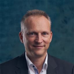 Dr. Henning Bork